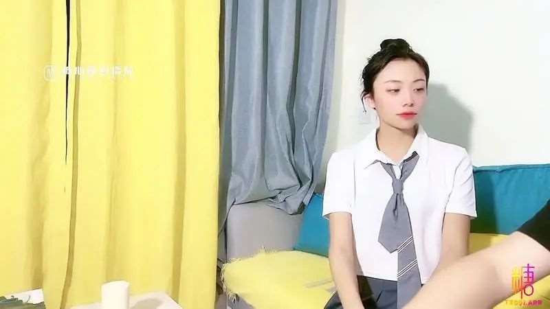 【宸荨樱桃】男老师要挟女班长满足性欲-精品